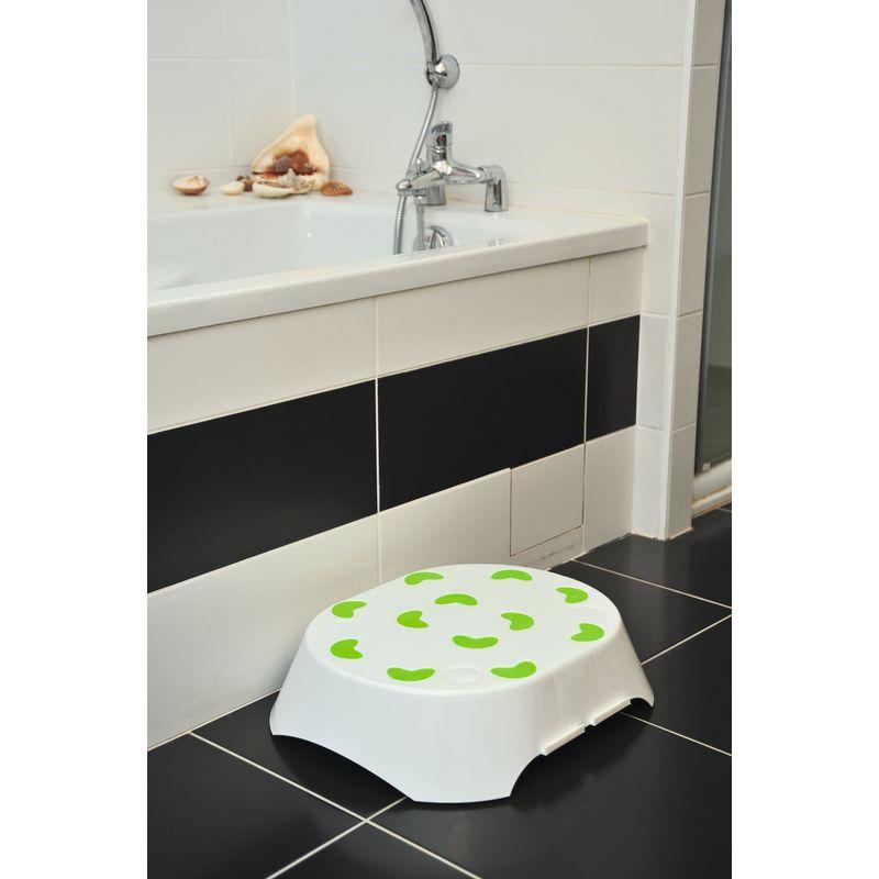 MARCHE D'ACCES AU BAIN MOOREA