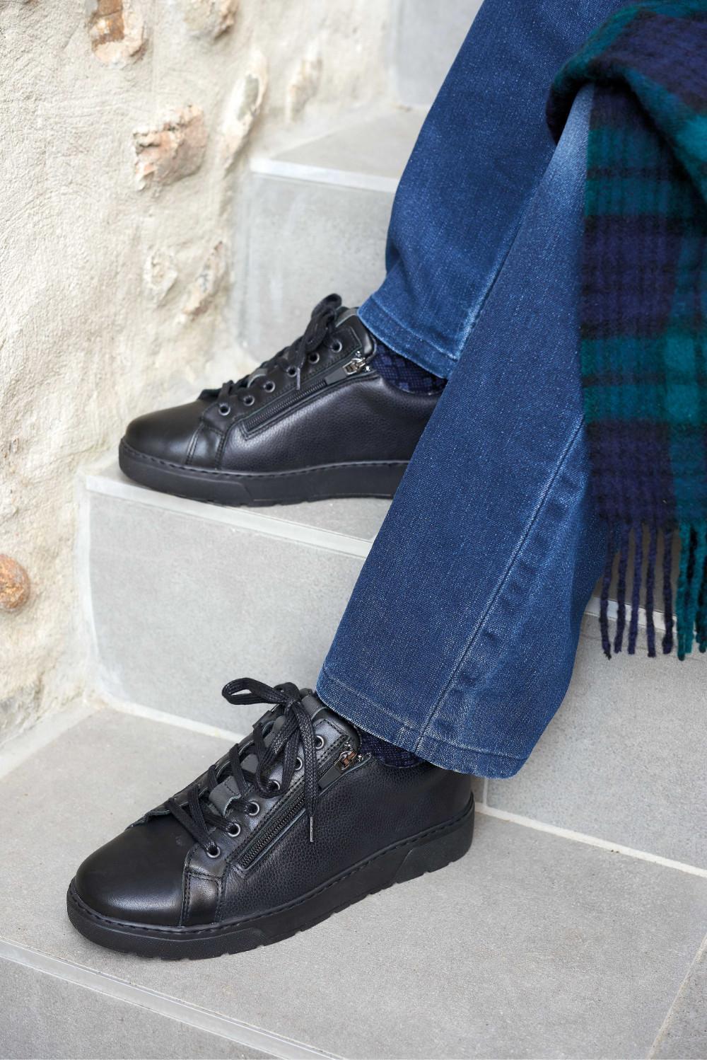 CHAUSSURES/CHAUSSONS HOMMES